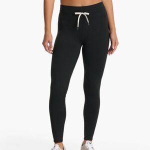 Vuori Black Leggings with Cream Draws